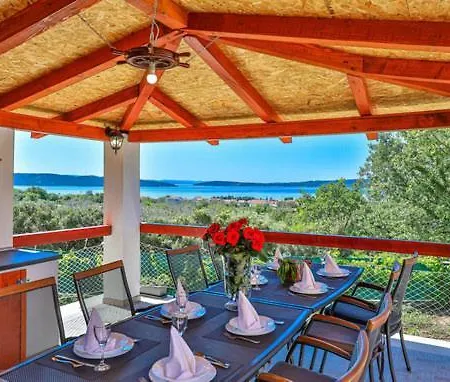 Villa Leona * Kaštela