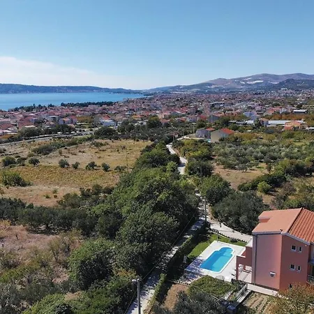 Villa Leona Kaštela